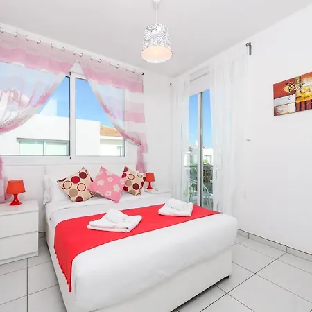 Avra Villas *